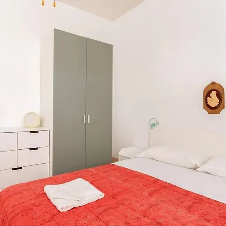 Cute Flat Near The With Parking 비아레지오